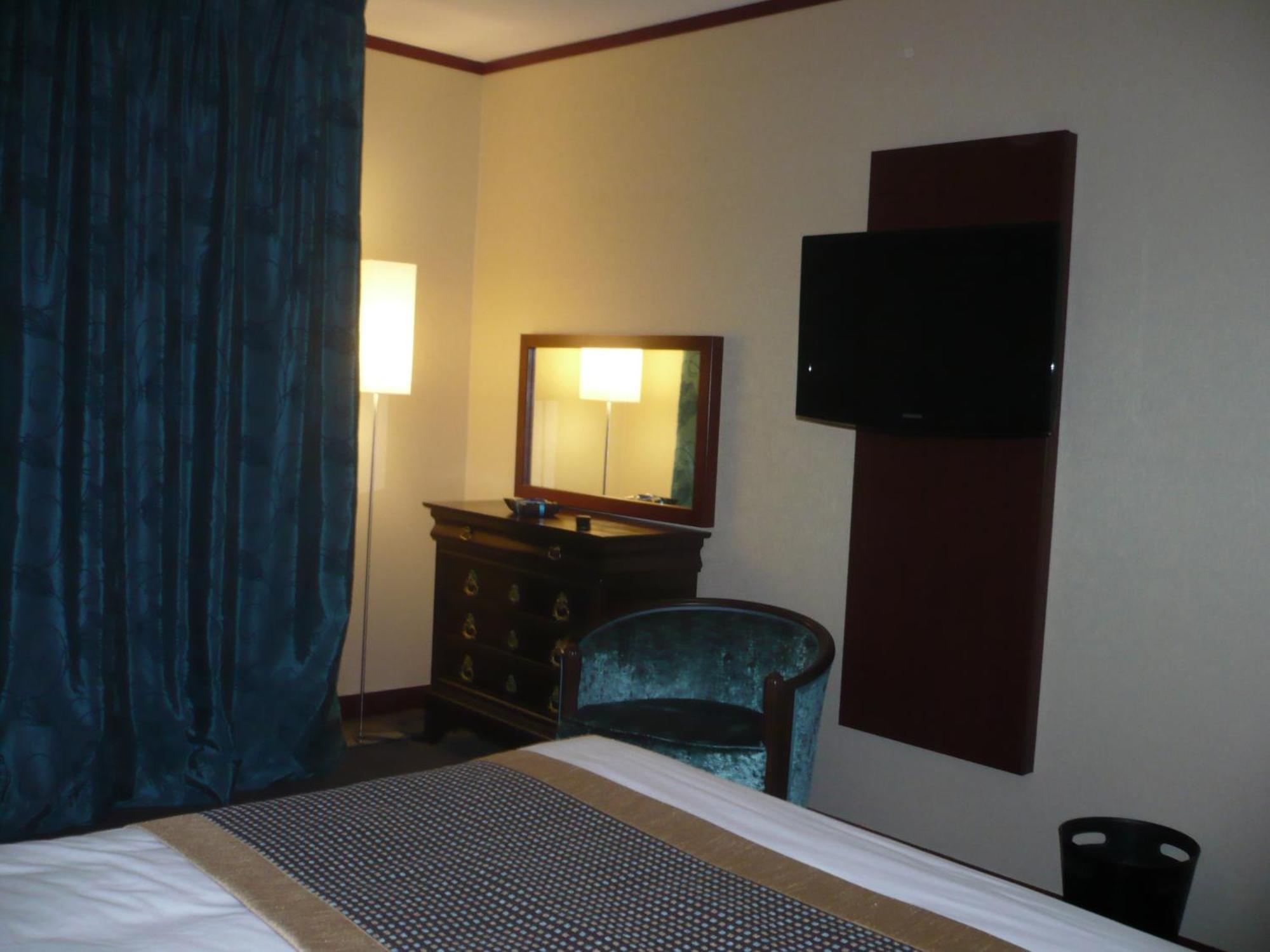Hotel De France Монтаржи Екстериор снимка
